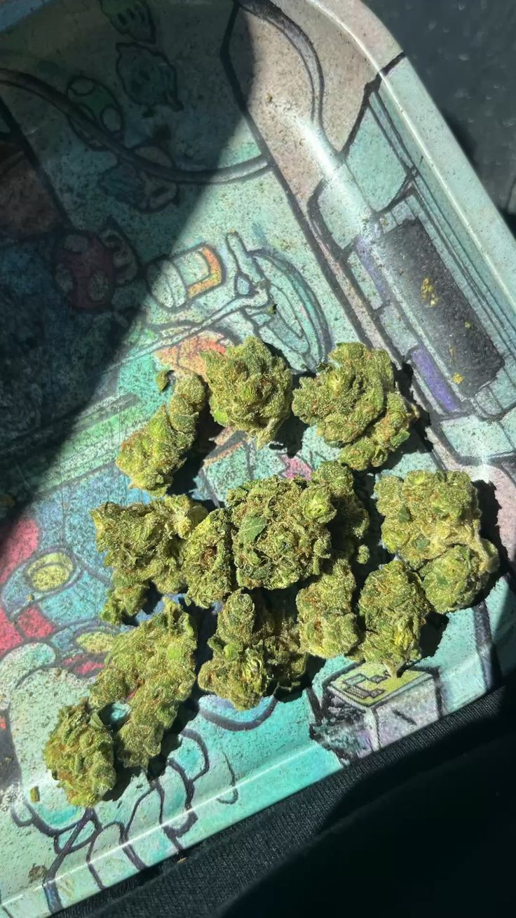 Cadillac Rainbow Strain Review - A close up photo for cannabis lovers